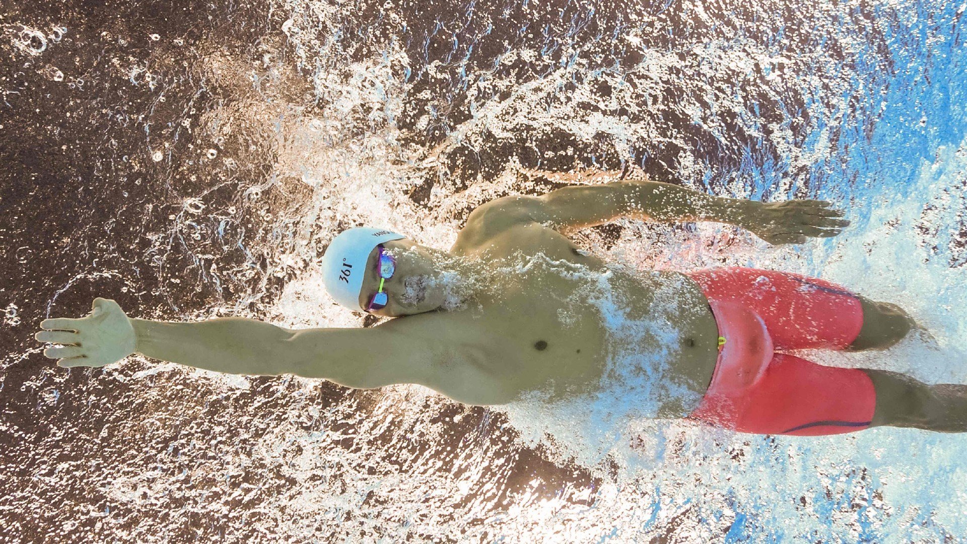 体育新闻中心记录运动器材品牌成长的宣传路线图，体育器材创新产品